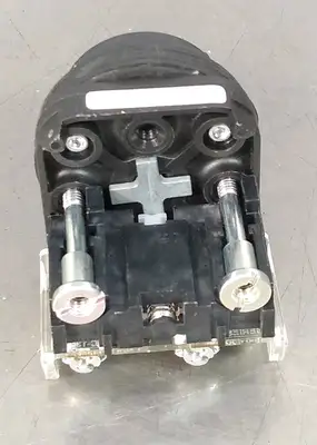 Allen Bradley 800H-AR1A/F Push Button Red Loc4D7