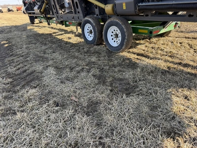 (1) Road Runner 36' dual axle header cart with pin stye hitch, size ST235/85R16 front and rear tires...