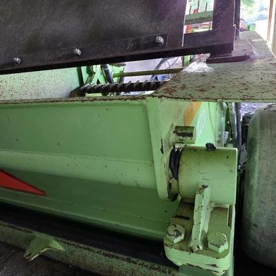 2010 SCHULTE 2500 GIANT Rock Picker | Iron Listing (5)
