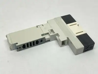 VQC1301-5 | SMC  Pneumatic Solenoid Valve 5-Port - Used