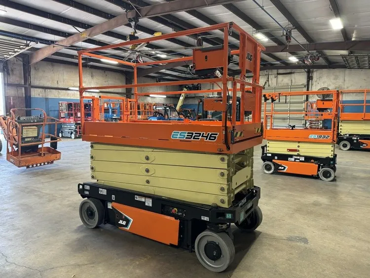 New | in-Stock 2026 JLG ES3246 ELECTRIC SCISSOR LIFT Scissor Lifters Alberta CA | Adcock Equipment #1417639