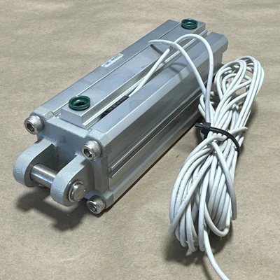 NEW SMC CDQ2D40-100D-F9BWL