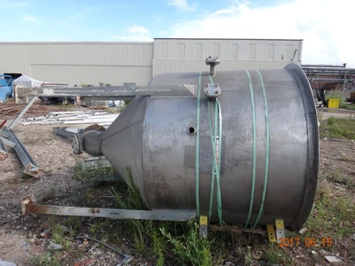 500 Gallon Stainless Vertical Waste Tote Filling Station