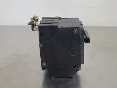 Used GENERAL ELECTRIC THQB215 Switchgears British Columbia CA | Lenmark #241599