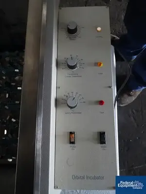 USED Gallenkamp GALLENKAMP INCUBATOR SHAKER, CAT# IOX400.XX1.B