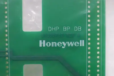 NEW IN BOX HONEYWELL 51305734-100 / 51305734100 STOCK G317