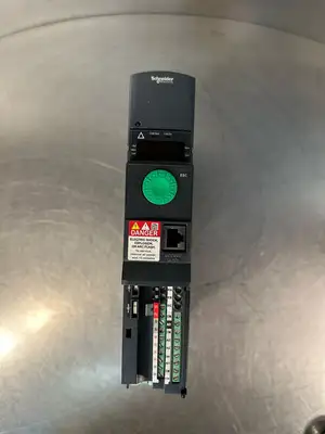 Schneider Electric Altivar 320 AC Drive ATV320U07N4B 0.75kW - 1HP (7.2.4)