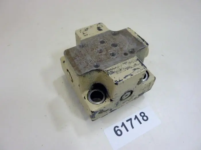 Used VICKERS CVCS25W31S210 Valves/Fittings Michigan US | Ideal Machinery #705803