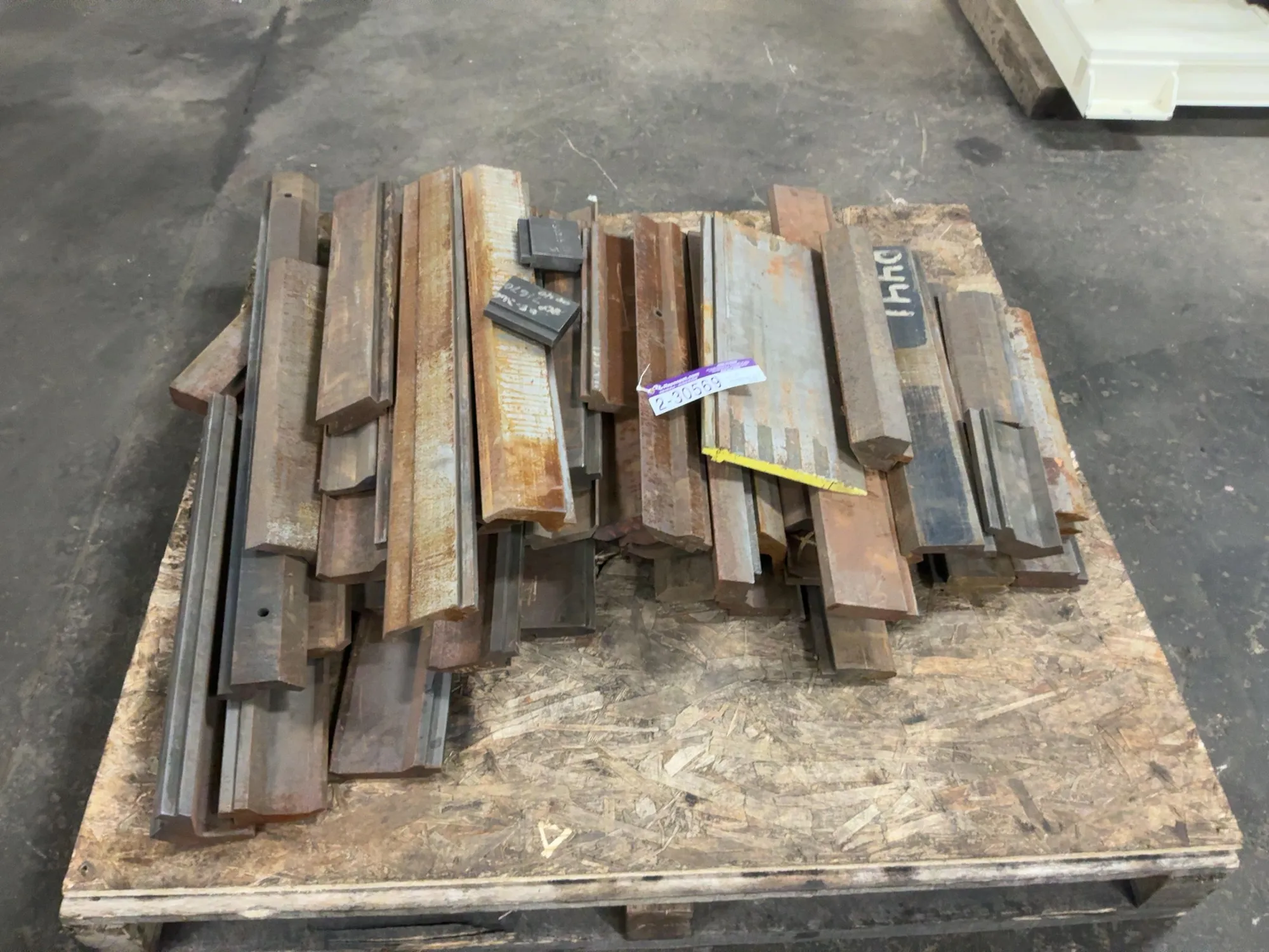Used _UNKNOWN_ _UNKNOWN_ Punches & Dies Michigan US | Miedema Asset Management Group #1322435