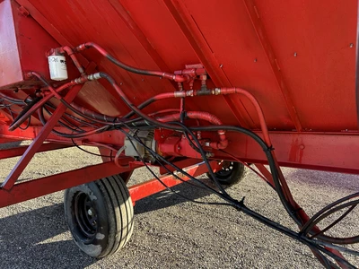 Used _UNKNOWN_ _UNKNOWN_ Seed Tenders Idaho US | Tri-Steel Manufacturing #1557085
