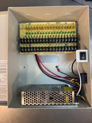 Defender PS-DC10A18UPC / PS-D1210-D18 Prof.pwr Distribuition Box (6.5.1)