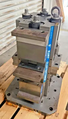 Kurt 3545345435343 Machining Centers & Milling Machines | Amiron Machinery (3)