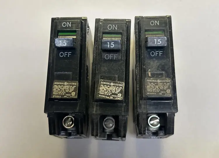 Used GE THQL115 Miscellaneous Equipment (Electrical & Power) | Surplus Asset Holdings #1191743