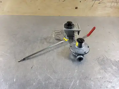 4000 BTU/HR Thermostat Control Valve w/ Gas Regulator