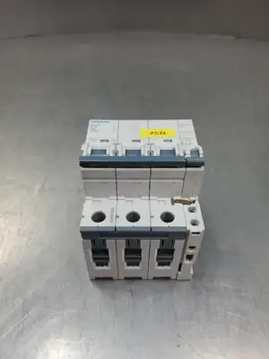 USED Siemens 5SY43 MCB C6 Circuit Breaker w/5ST301 AS Auxiliary Switch