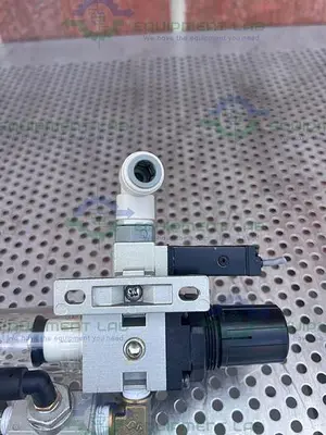 USED SMC AW2000-02 FILTER REGULATOR  W/ SMC VHS2000