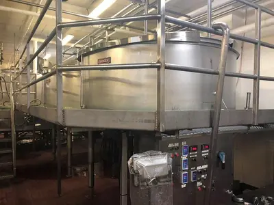 USED 1996 METALCRAFT 247