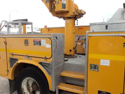 Used 2008 INTERNATIONAL DURASTAR Bucket (boom) trucks Manitoba CA | Conquest Truck & Auto Sales #1421334
