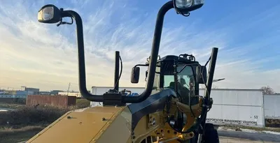 USED 2016 CATERPILLAR 140M3
