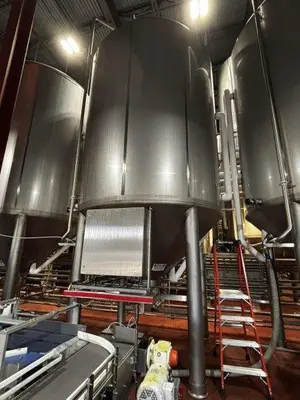 2010 MUELLER 8,300 GALLON Stainless Steel Tanks | Perry Equipment (3)