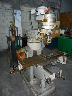 BRIDGEPORT 9" x 42" VERTICAL TURRET MILLING MACHINE