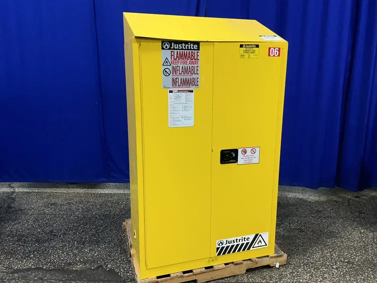 Used JUSTRITE 894520 Cabinets Ohio US | HGR 24 #1456142