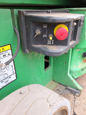USED 2015 JLG 2632ES
