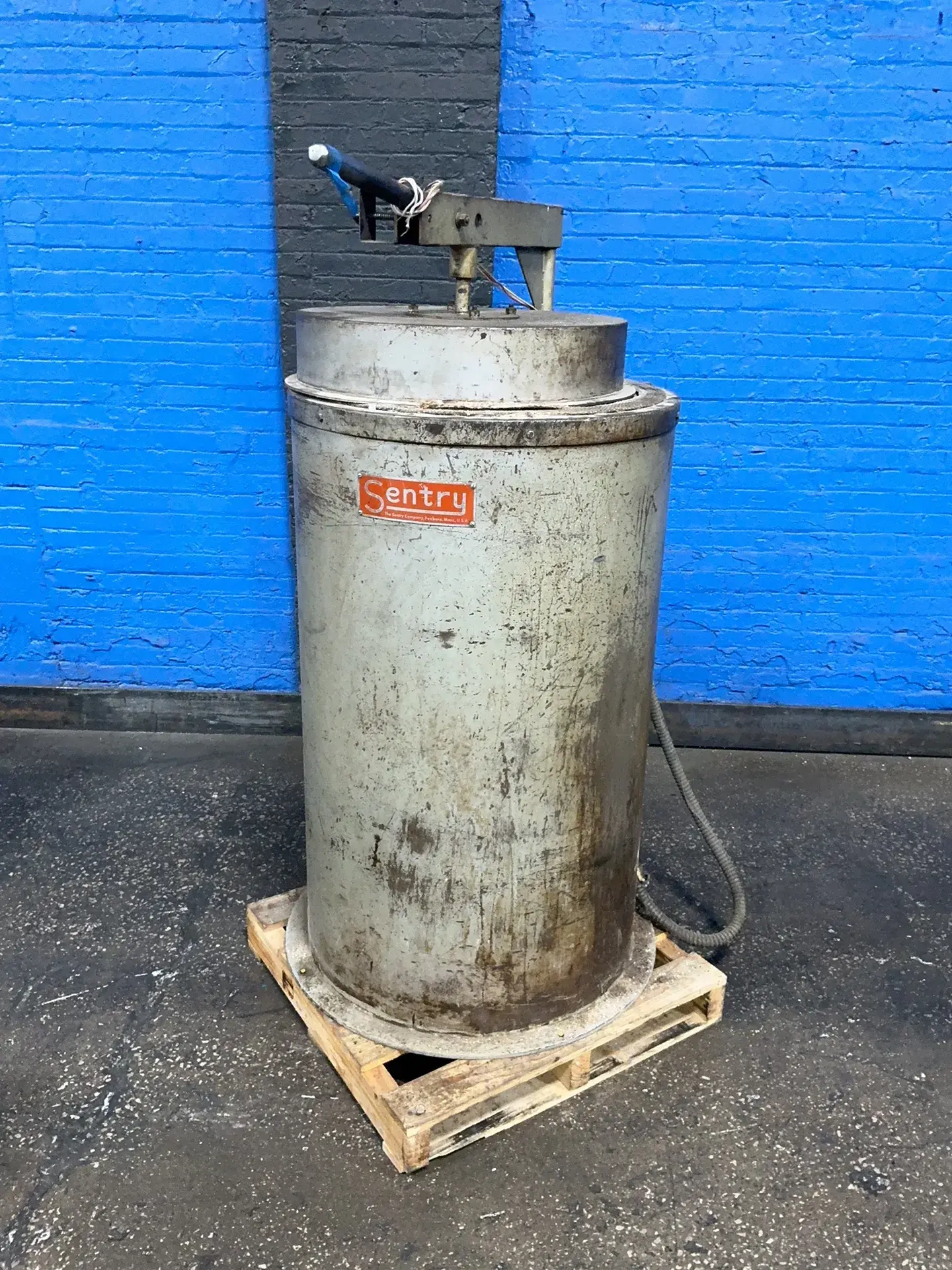 Used _UNKNOWN_ _UNKNOWN_ Top Hat Furnaces Ohio US | HGR 24 #1373360