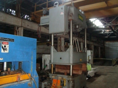 USED 1973 DAKE 27-677