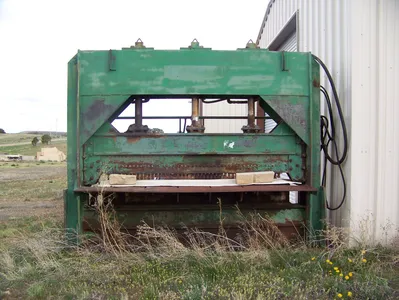 1993 CHRIS CUTTER 300 Ton Rock Splitters | STONE EQUIPMENT WAREHOUSE (2)