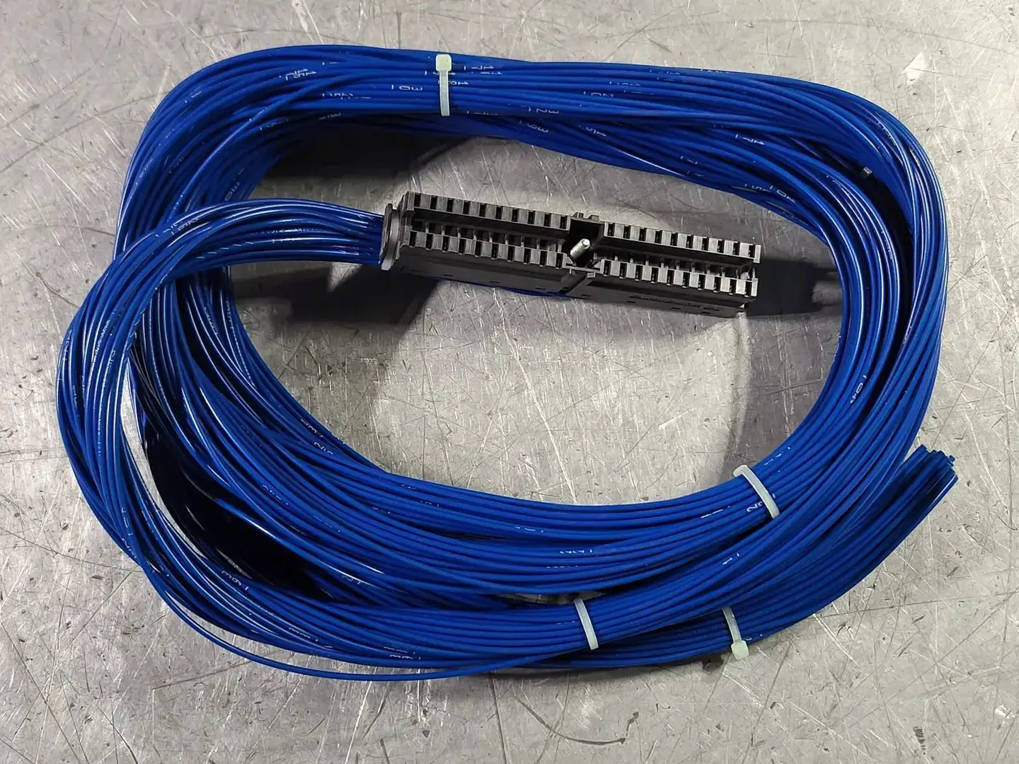 NEW SIEMENS 6ES7922-3BD20-0UC0