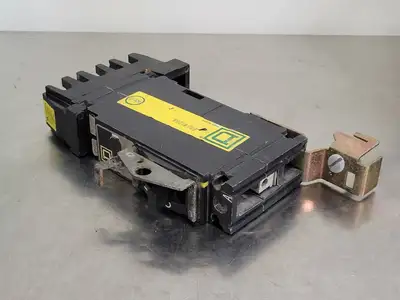 USED SQUARE D FA14020A