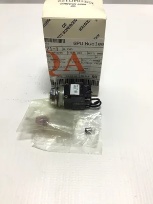 General Electric CR104D122 Pushbutton