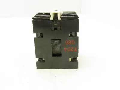 General Electric CR120A02011AA GE Industrial Relay 300V 10A 120VAC 40HZ Coil