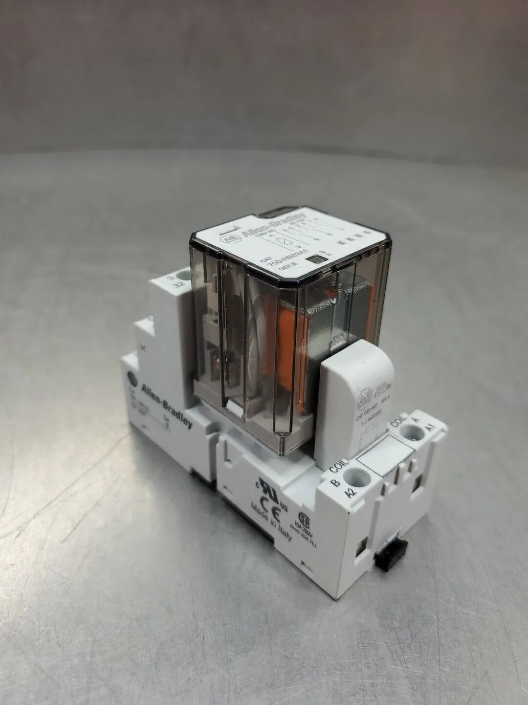 ALLEN BRADLEY 700-HB33A1 15A Relay w/700-HN153 SOCKET, 700-AR2 R-C Module 4D-35