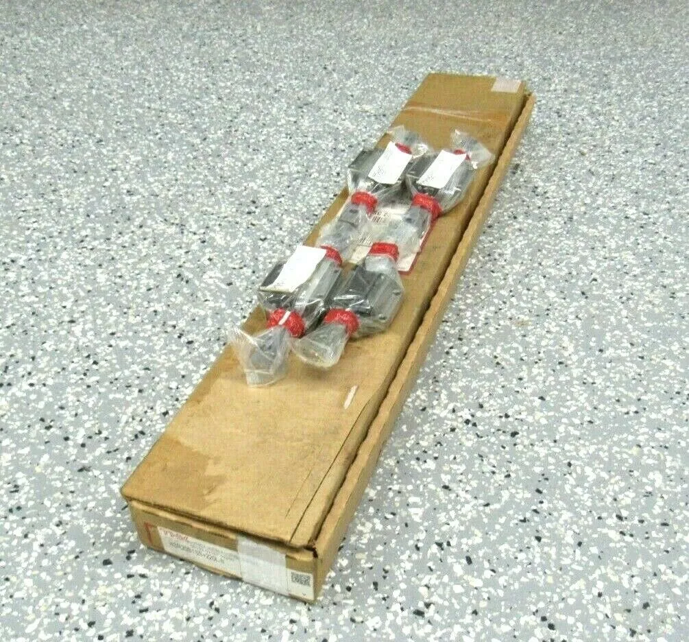 LOT OF 4 NEW THK HSR20B1SS+220L-II LINEAR GUIDE BEARING BLOCK HSR20B1SS220LII