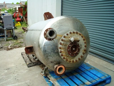 2000 L S/S Vertical Pressure Vessel