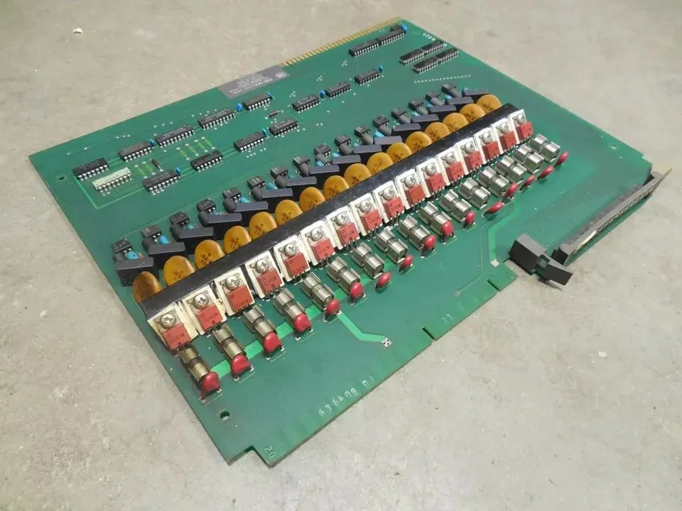 Allen Bradley 7100-OAA 120VAC Output Module Used