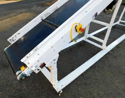 USED HYTROL INCLINED CONVEYOR PC