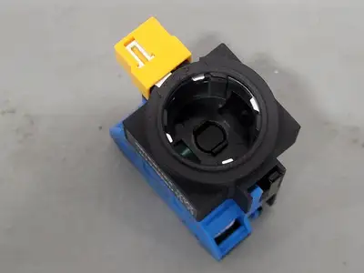NEW IDEC HW1B-M110-S