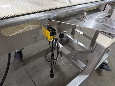 Vemag Portable Pneumatic Sheeting Head with KLEENLine Conveyor