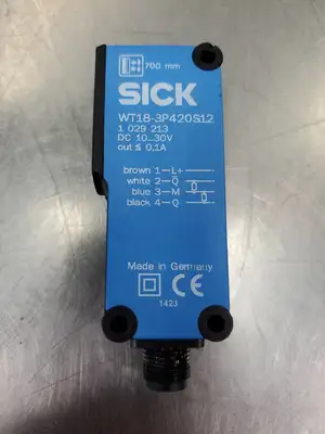 SICK WT18-3P420S12 Photoelectric Sensor, P/N:1029213, 10-30VDC. 5C-28/2