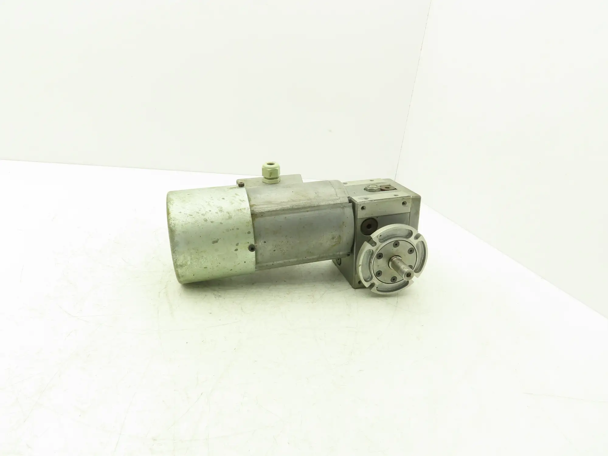 Zurrer LFVB7 67/4-1/1MG Brake Gearmotor 140-175 RPM 180W 230/400V 3PH IEC 63 RH