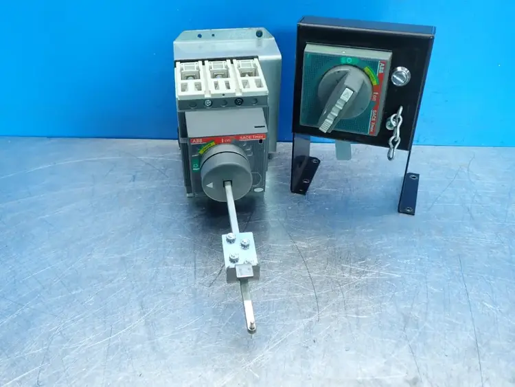 Used ABB TMAXT2H100 Circuit Breakers Ohio US | HGR 24 #835405