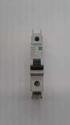Schneider Electric Multi 9 CS 30323 F-92506 Ruell-Malmasion Cedex