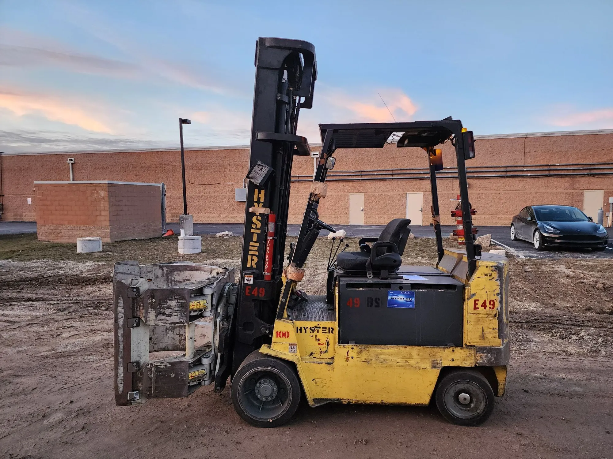 USED 2004 HYSTER E100XLS