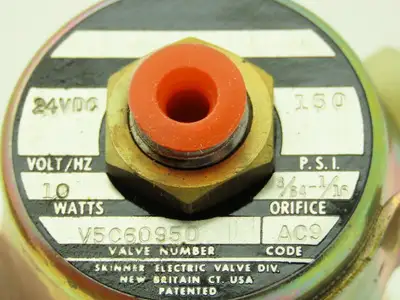 Honeywell Skinner V5C60950 Solenoid Valve 3-Way NC 24VDC 150PSI 1/4" NPT
