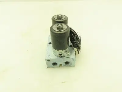 Honeywell Skinner MBD009 Solenoid Valve 4-Way Assembly NO 120VAC 150 PSI MBD005