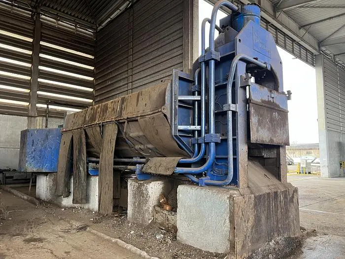 Used 2010 METSO LINDEMANN PRESS SHEAR LIS 616-8 FA 60-21-10 Web-fed press | UCY Industrial GmbH #387325
