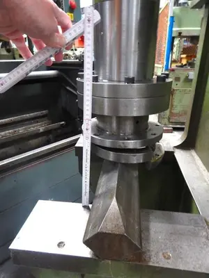 USED LBM 60 TON